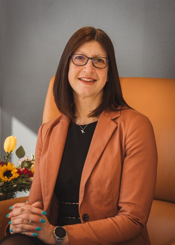 Wendy_Ross_Faculty_600px